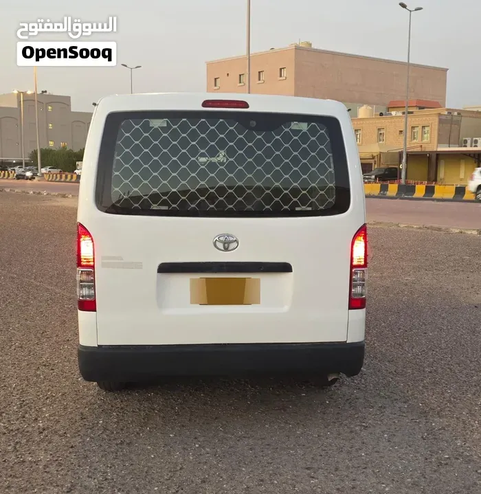 Toyota Hiace 2016 photo 4