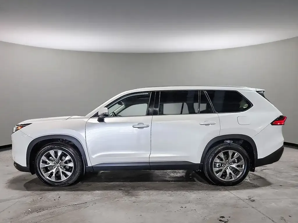 Toyota Grand Highlander 2024 photo 3