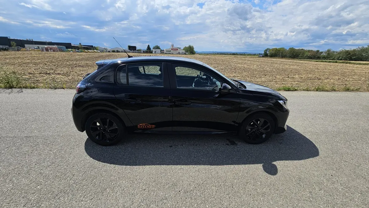 Peugeot 208 2020 photo 3