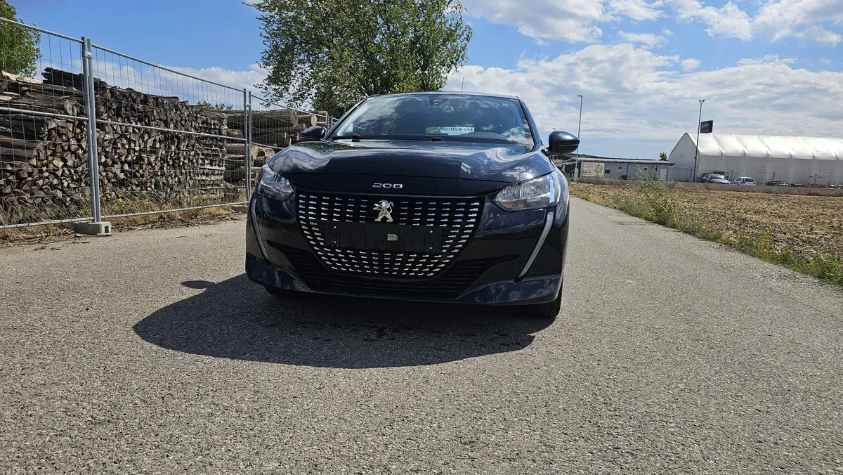 Peugeot 208 2020 photo 2