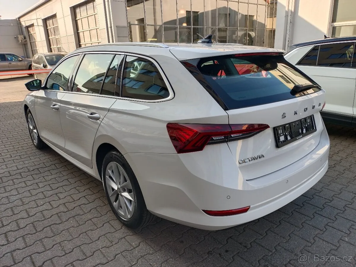 Skoda Octavia 2022 photo 3