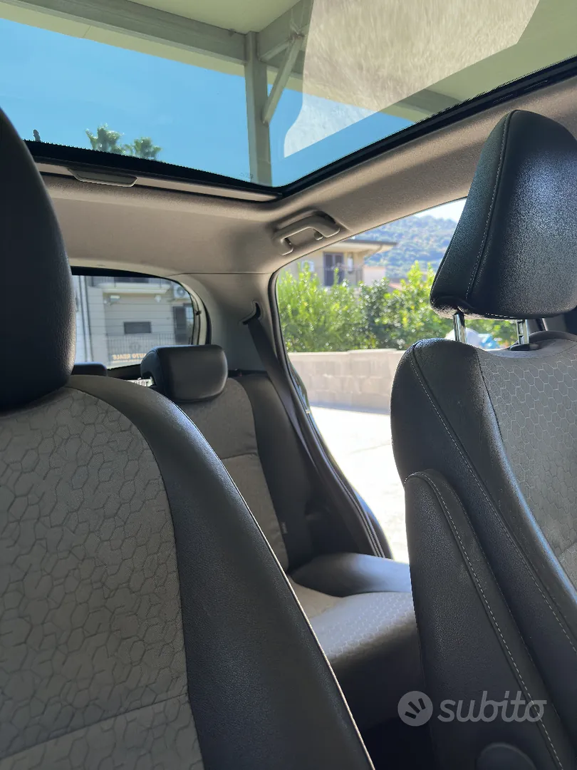Toyota Yaris 2011 photo 3