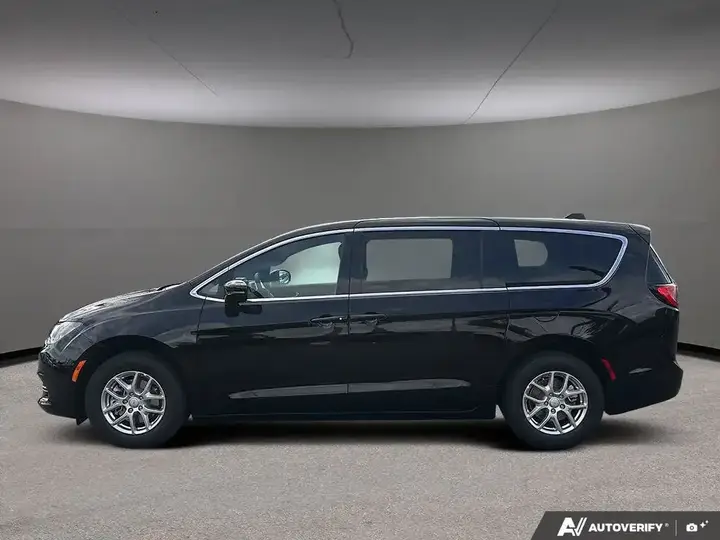 Chrysler Grand Caravan 2027 photo 3