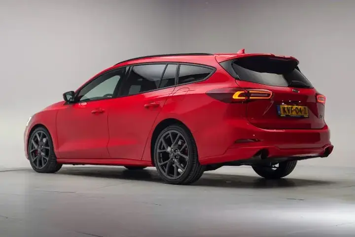 Ford Focus 2023 photo 3