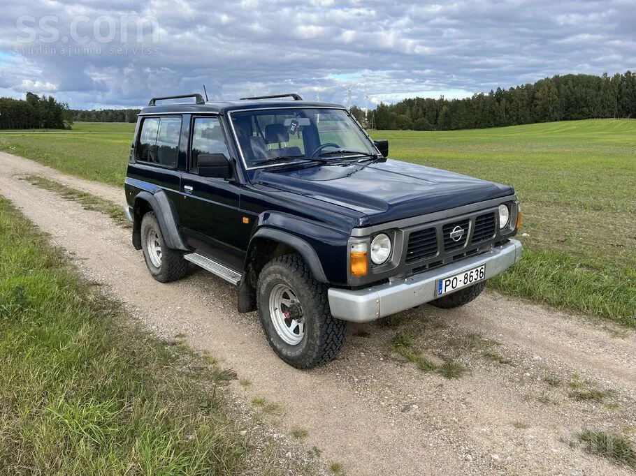 Nissan Patrol 1992 photo 2
