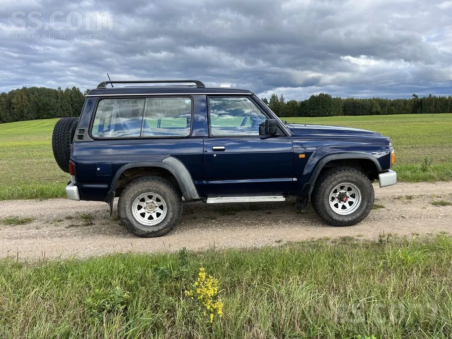 Nissan Patrol 1992 photo 5