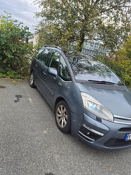 Citroen Grand C4 Picasso 2011 photo 2