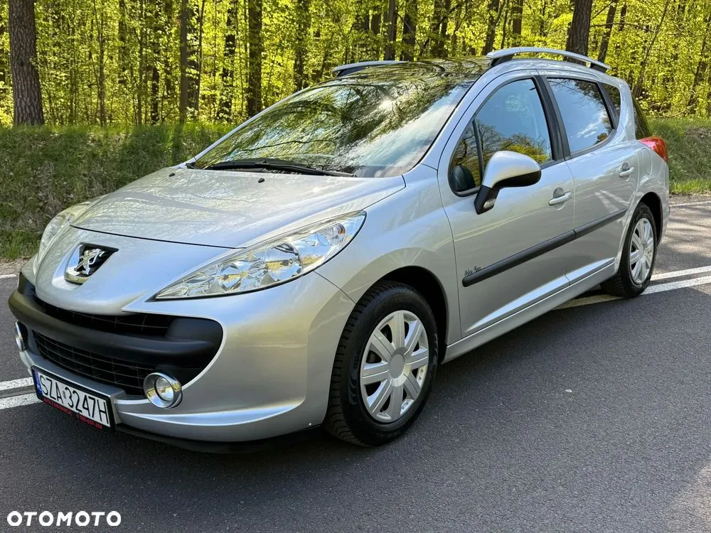 Peugeot 207 2009 photo 2
