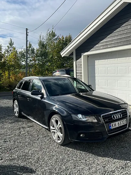 Audi A4 2010 photo 2