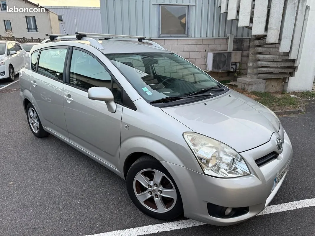 Toyota Corolla Verso 2008 photo 2