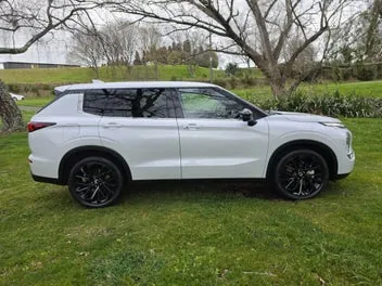 Mitsubishi Outlander 2024 photo 3
