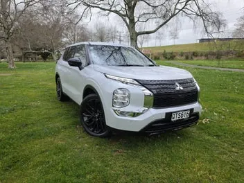 Mitsubishi Outlander 2024 photo 2