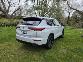 Mitsubishi Outlander 2024 photo 4