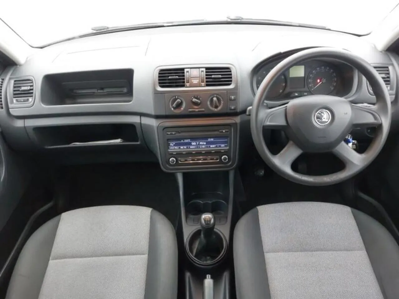 Skoda Fabia 2013 photo 3