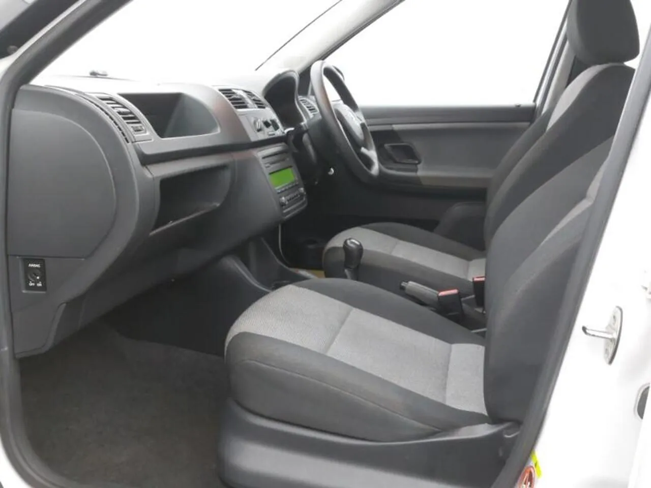 Skoda Fabia 2013 photo 5