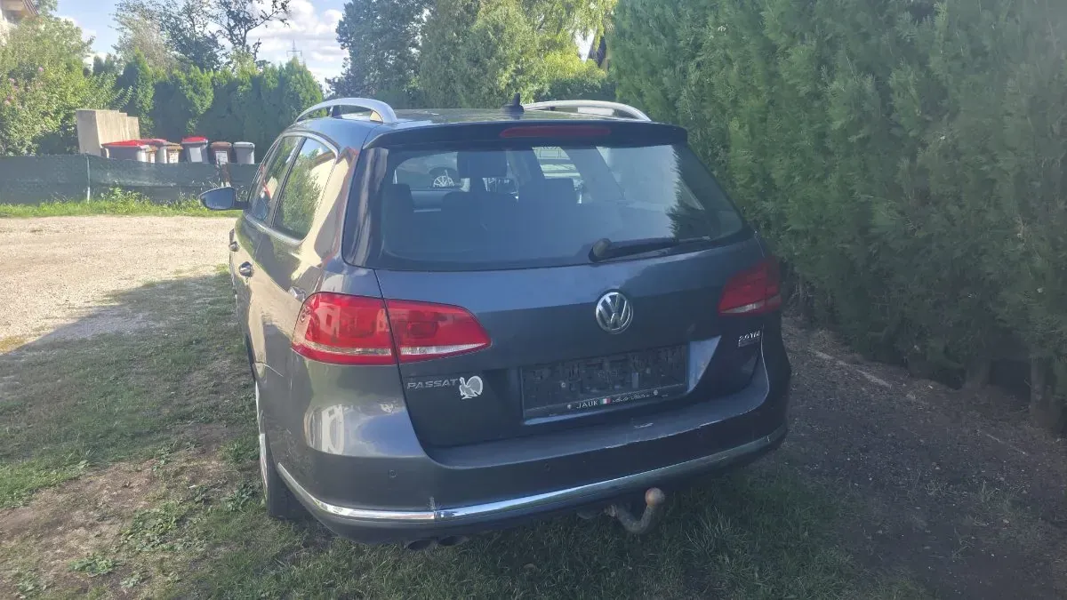 Volkswagen Passat 2011 photo 3