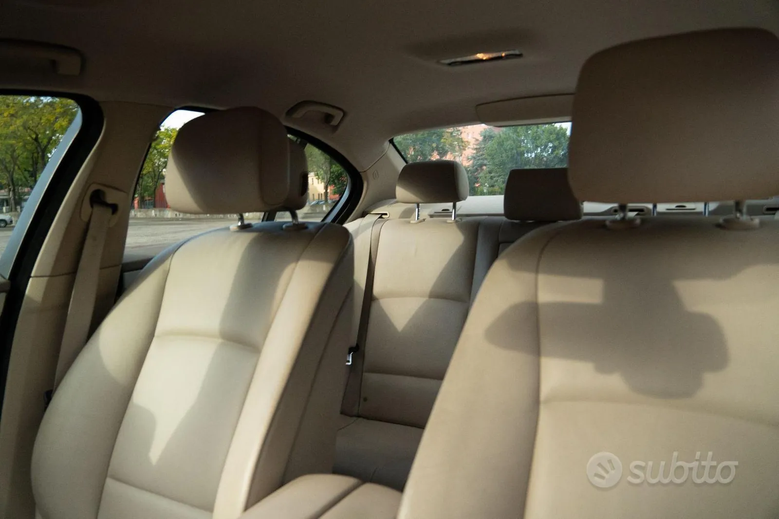 BMW 523I 2011 photo 4