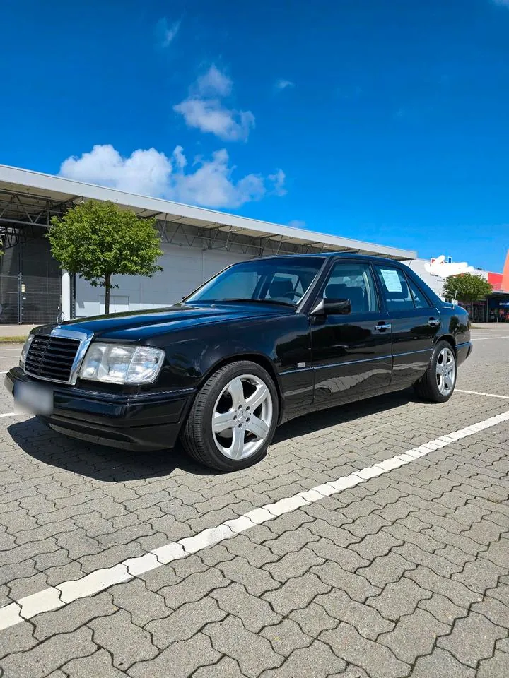 Mercedes-Benz W124