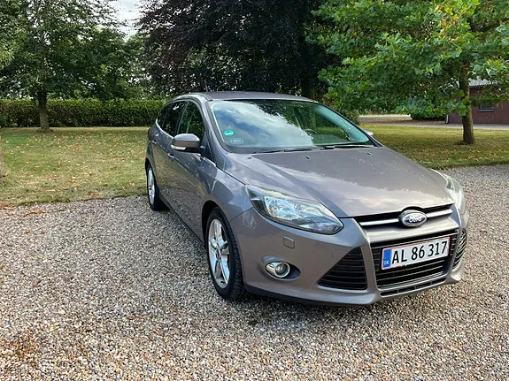 Ford Focus 2014 photo 2