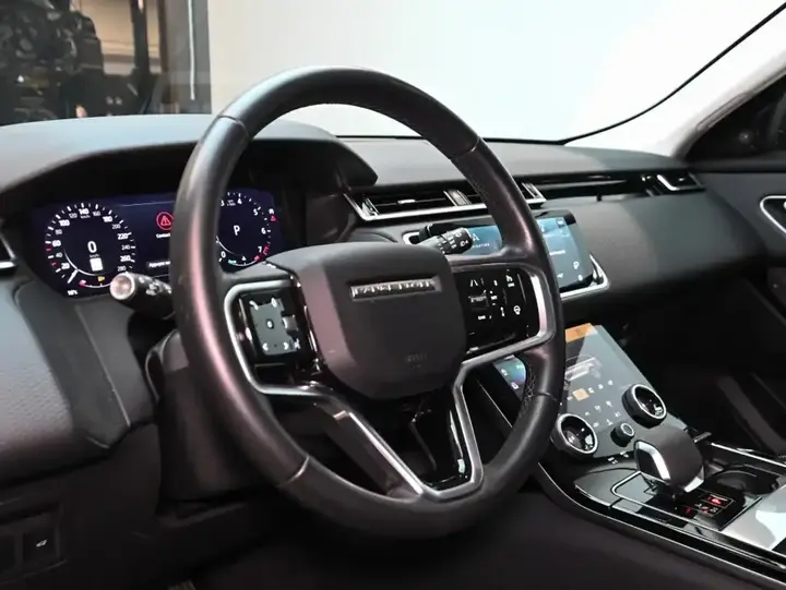Land Rover Range Rover Velar 2023 photo 3