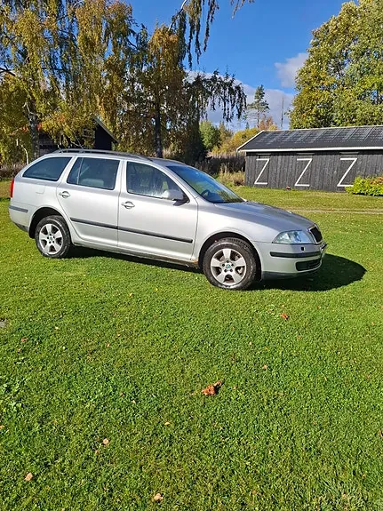 Skoda Octavia 2006 photo 2