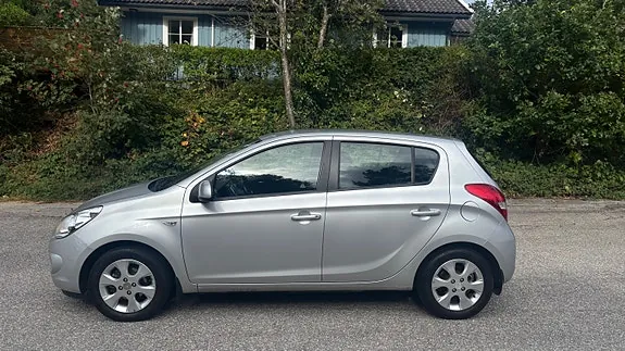 Hyundai I20 2011 photo 2