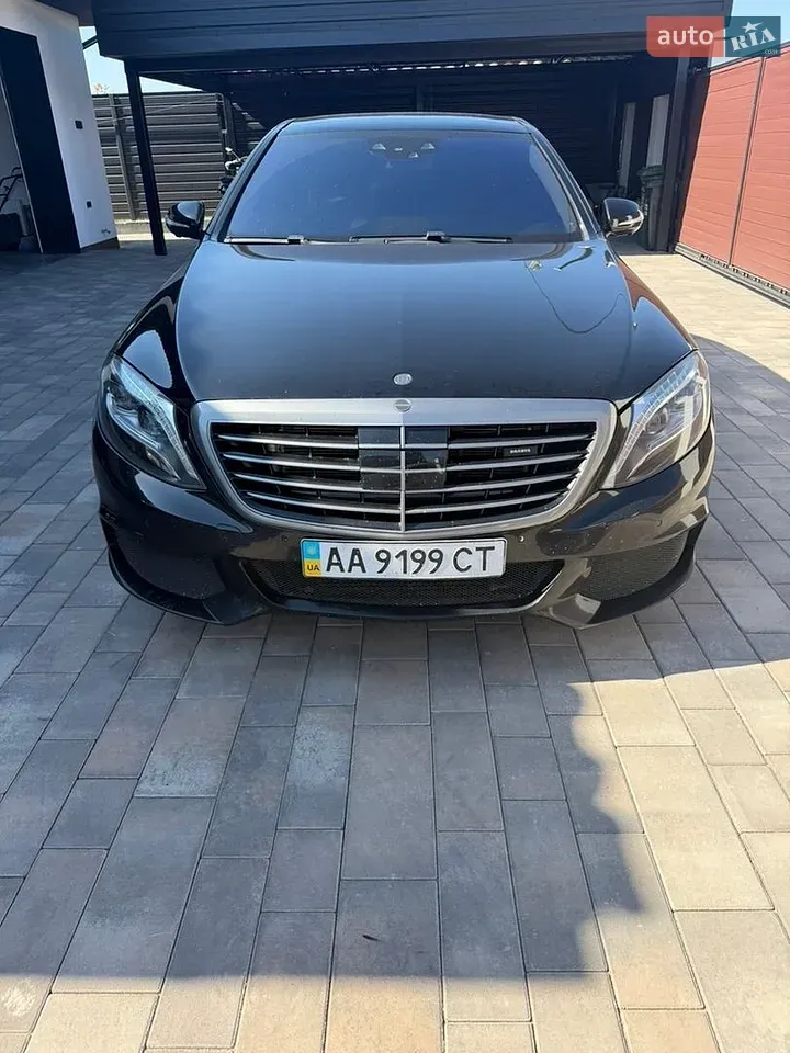Mercedes-Benz S-Class