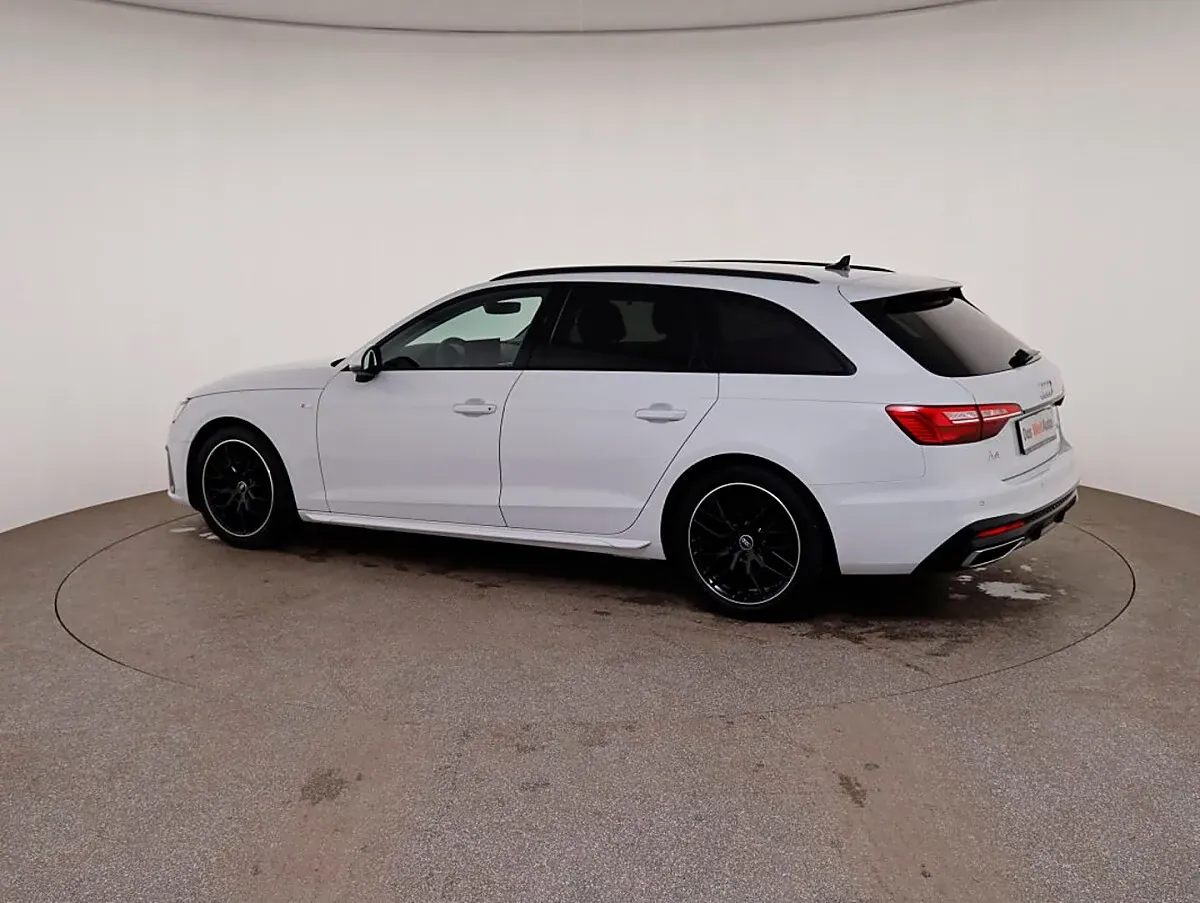 Audi A4 2023 photo 3