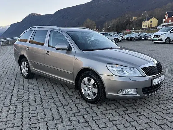 Skoda Octavia 2013 photo 2