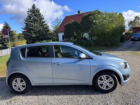 Chevrolet Aveo 2012 photo 3