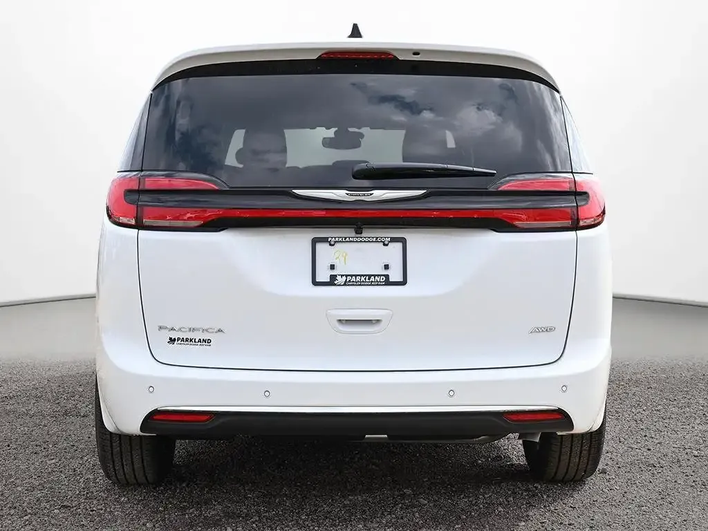 Chrysler Pacifica 2026 photo 5