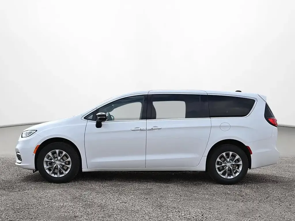 Chrysler Pacifica 2026 photo 3