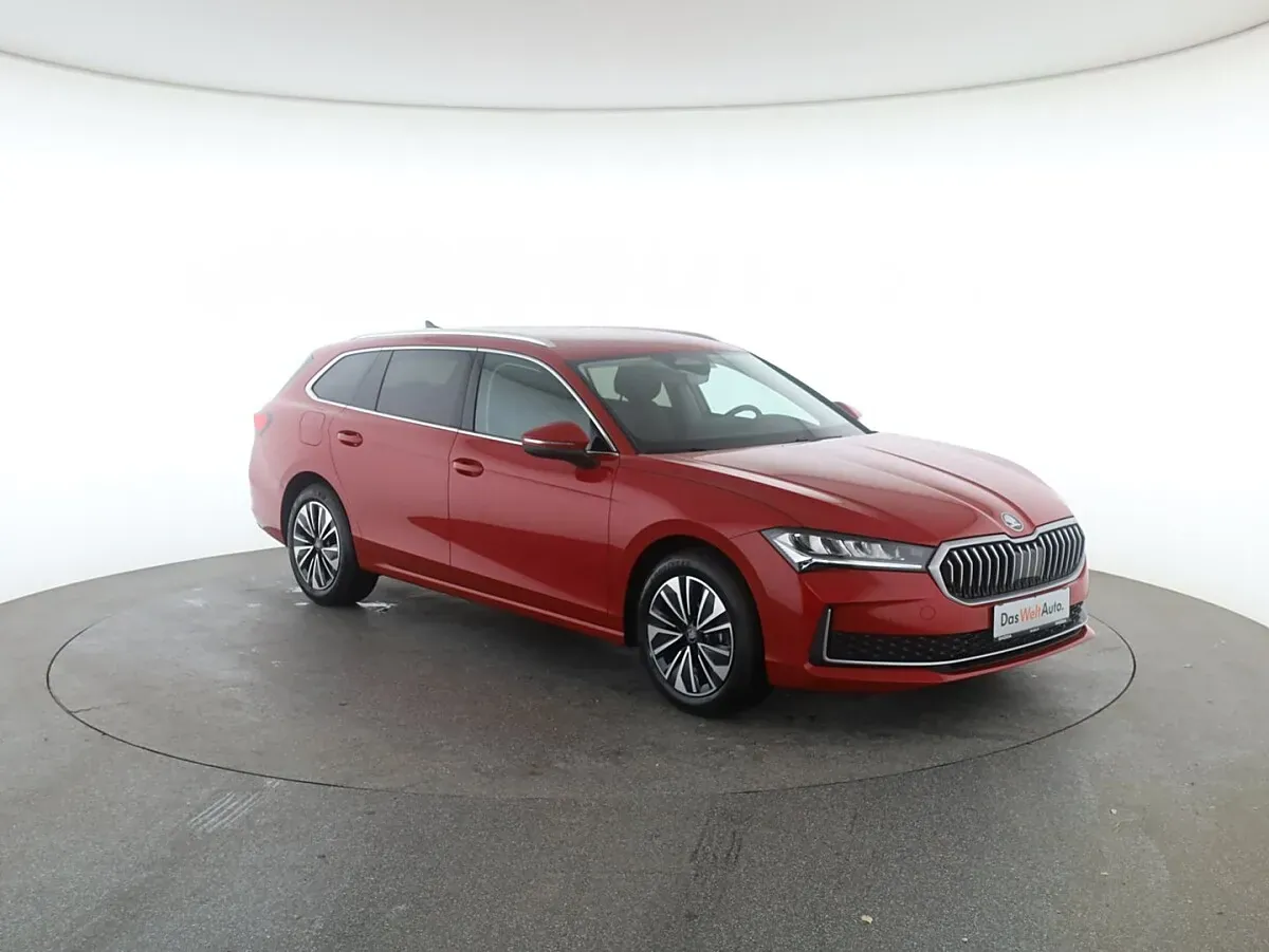 Skoda Superb 2025 photo 3