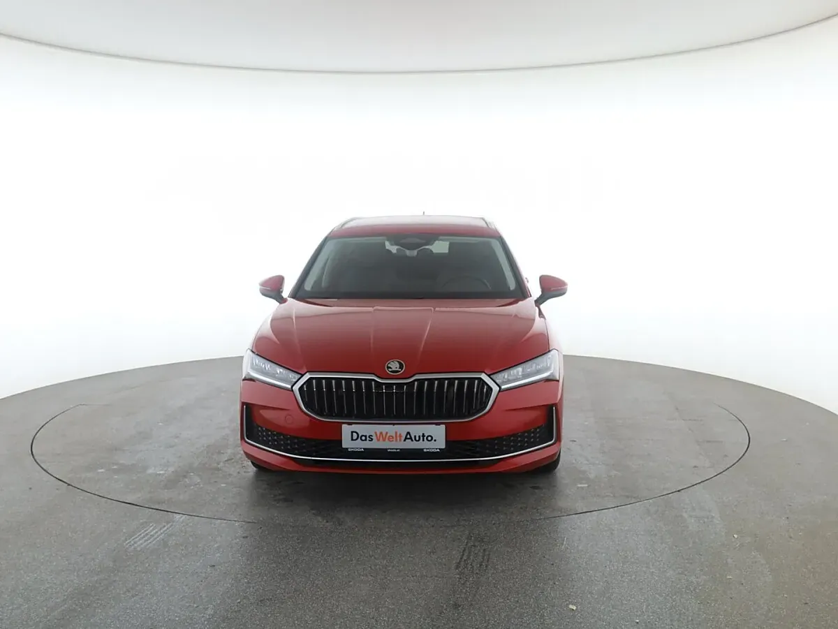 Skoda Superb 2025 photo 2