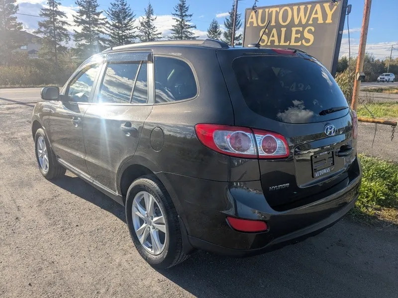 Hyundai Santa Fe 2011 photo 3
