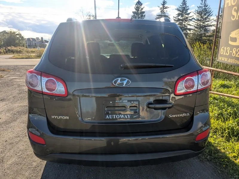 Hyundai Santa Fe 2011 photo 4