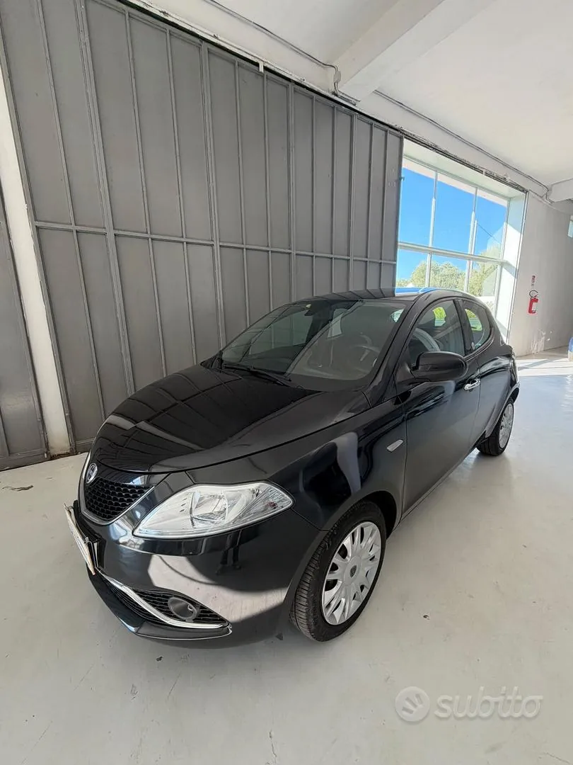 Lancia Ypsilon 2017 photo 2