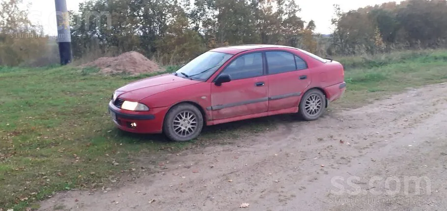 Mitsubishi Carisma 2002 photo 3