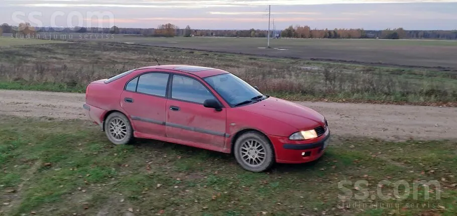 Mitsubishi Carisma 2002 photo 2