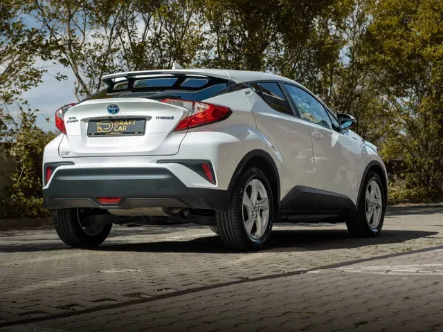 Toyota C-Hr 2019 photo 2