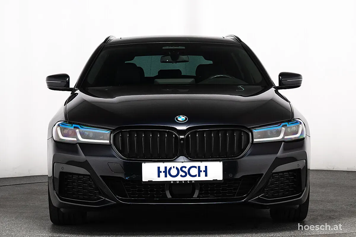 BMW 5 Series 2023 photo 2