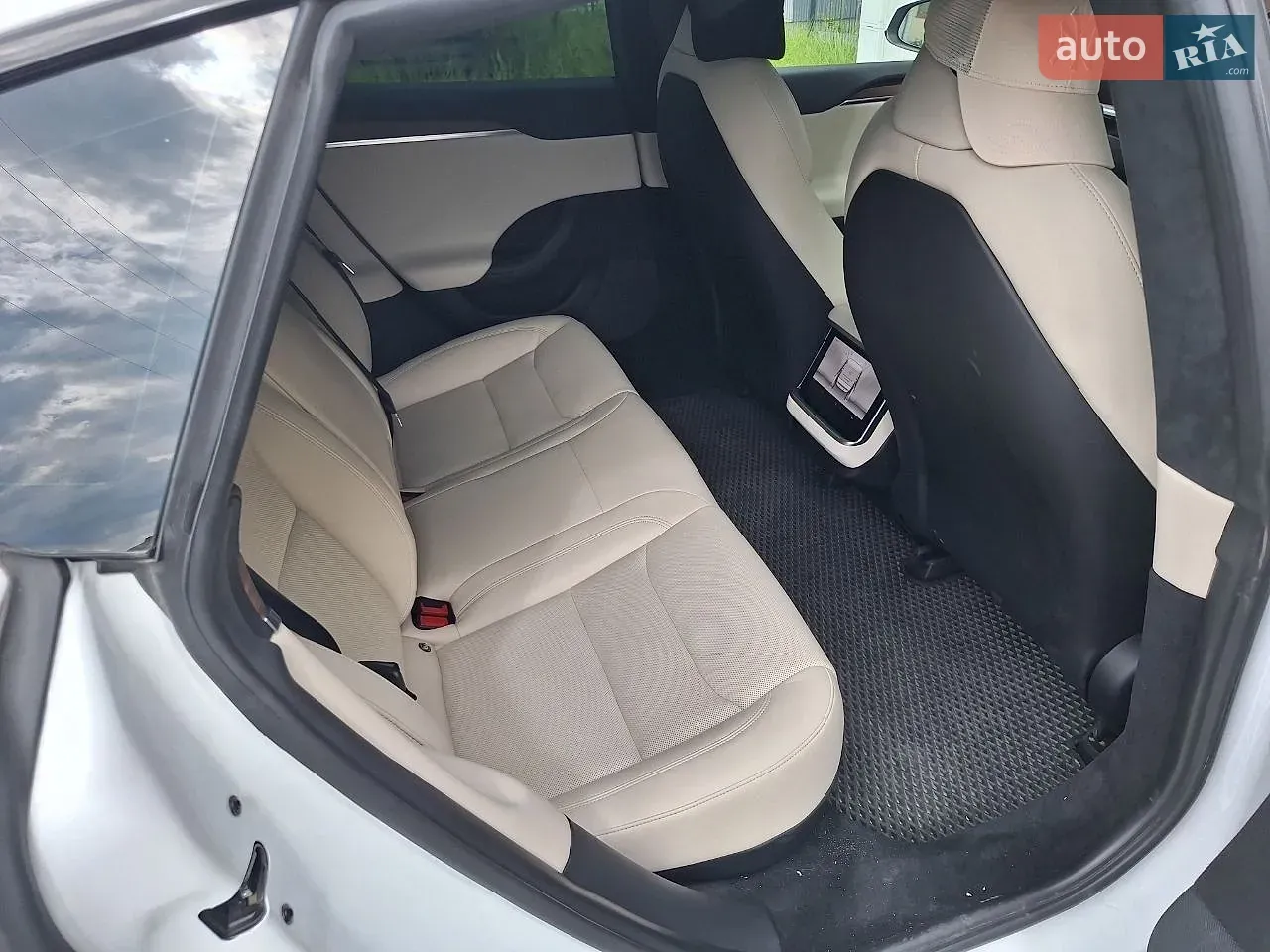 Tesla Model S 2022 photo 5