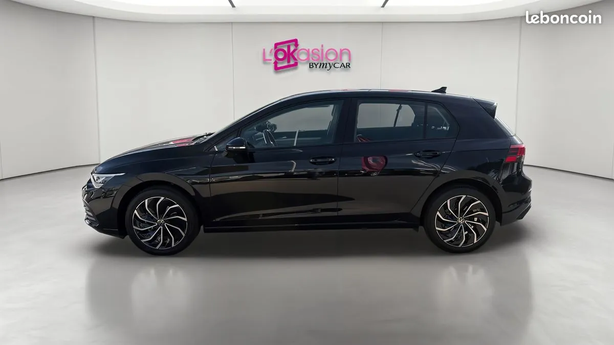 Volkswagen Golf 2024 photo 2