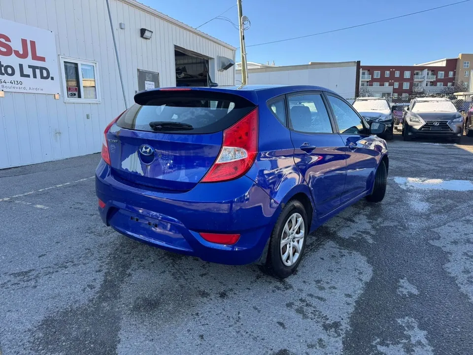 Hyundai Accent 2012 photo 3