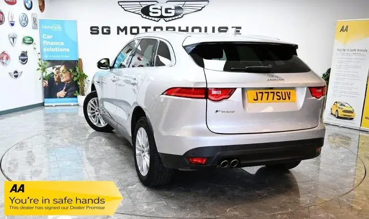 Jaguar F-Pace 2016 photo 2