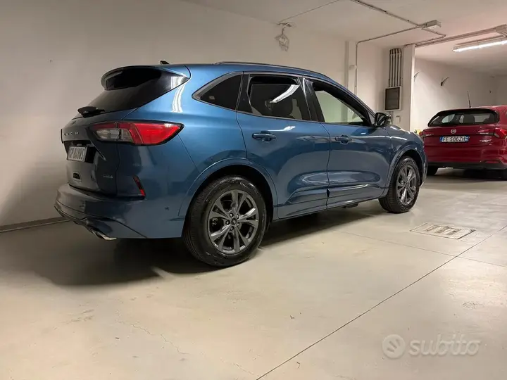 Ford Kuga 2023 photo 2