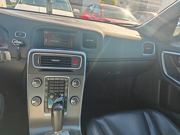 Volvo S60 2012 photo 3