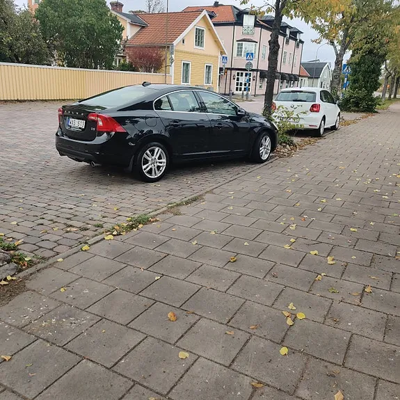 Volvo S60 2012 photo 2