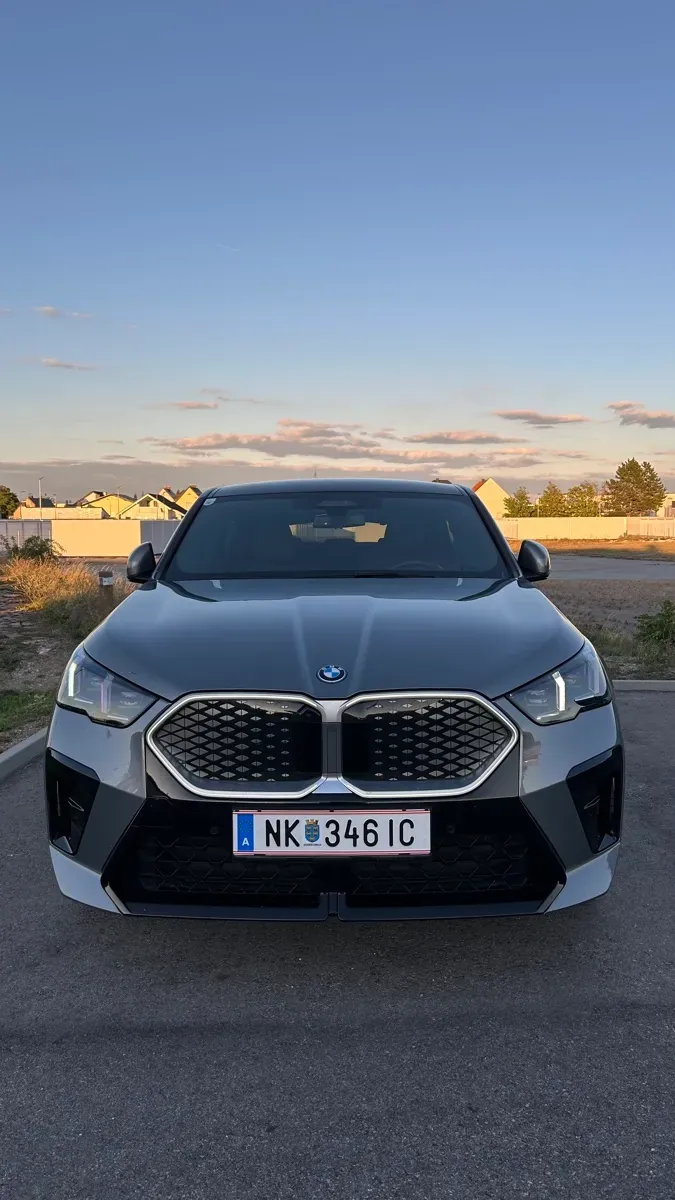 BMW Ix2 2025 photo 3