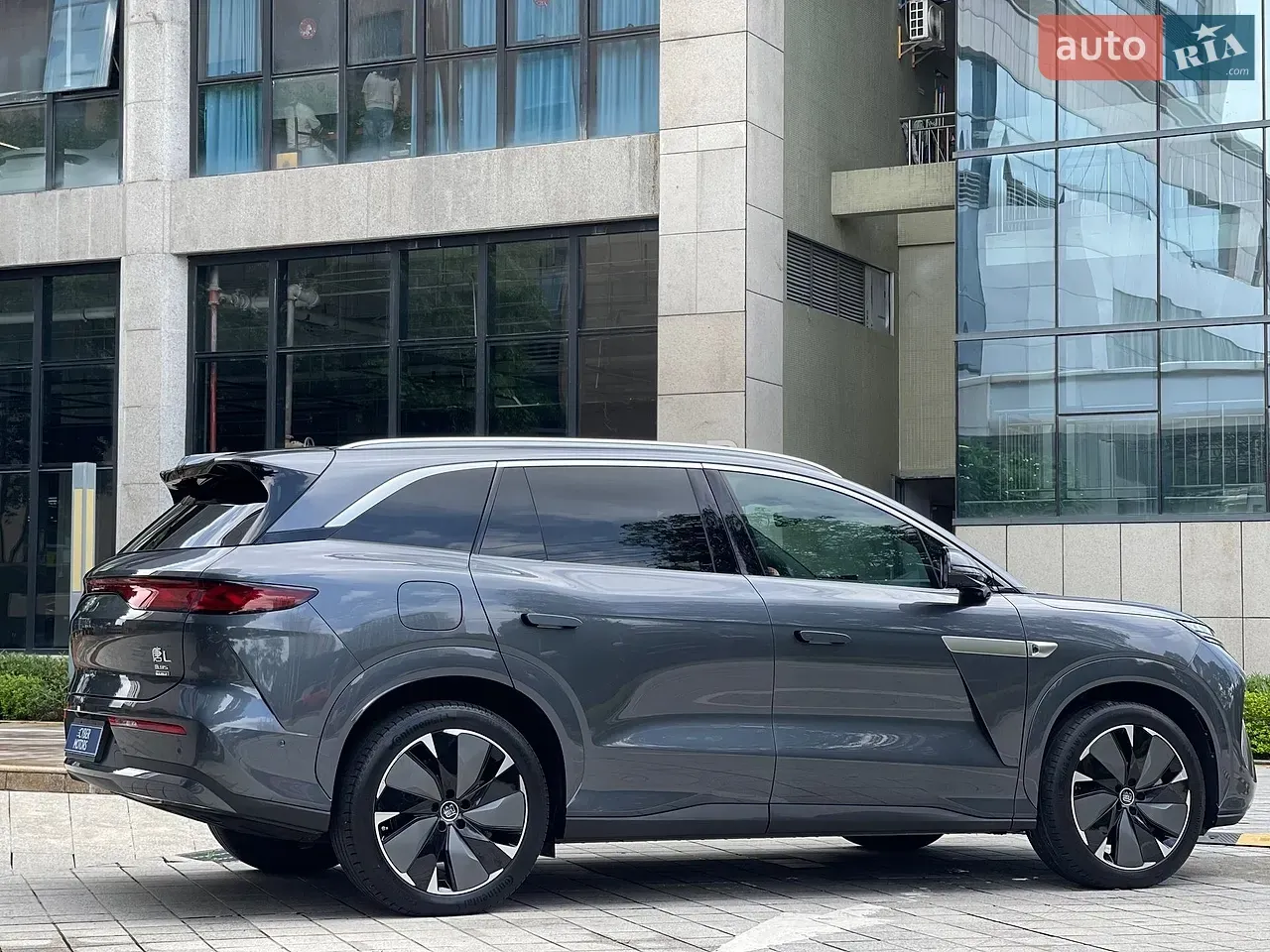 BYD Tang L 2025 photo 4